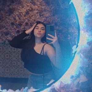 Meet your Posher, Leslie